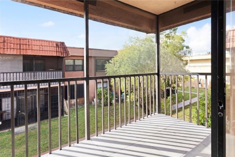 Copropriété à vendre à Hialeah, Floride: 3 chambres, 91.04 m2 № 1987643 - photo 9