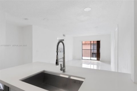 Copropriété à vendre à Hialeah, Floride: 3 chambres, 91.04 m2 № 1987643 - photo 5