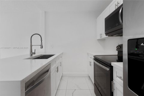 Copropriété à vendre à Hialeah, Floride: 3 chambres, 91.04 m2 № 1987643 - photo 3