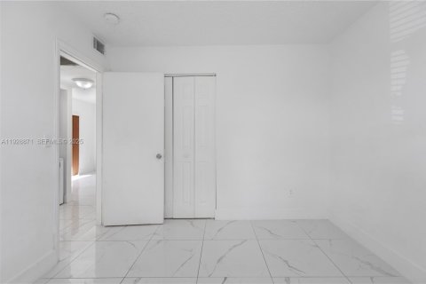Copropriété à vendre à Hialeah, Floride: 3 chambres, 91.04 m2 № 1987643 - photo 20