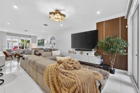 Снять в аренду таунхаус в Дорал, Флорида 4 спальни, 215.25м2, № 2066715 - фото 20