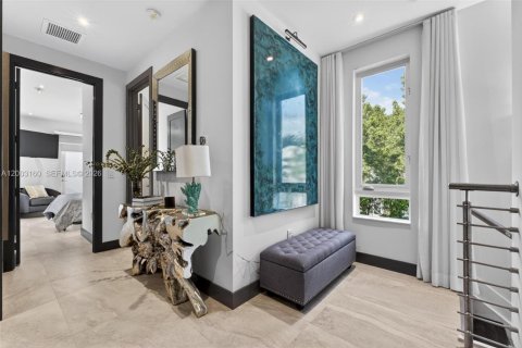 Снять в аренду таунхаус в Дорал, Флорида 4 спальни, 215.25м2, № 2066715 - фото 30