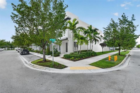Touwnhouse à LANDMARK à Doral, Floride 4 chambres, 215.25 m2 № 2066715