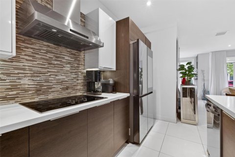 Снять в аренду таунхаус в Дорал, Флорида 4 спальни, 215.25м2, № 2066715 - фото 15