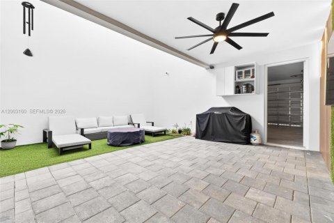 Снять в аренду таунхаус в Дорал, Флорида 4 спальни, 215.25м2, № 2066715 - фото 24