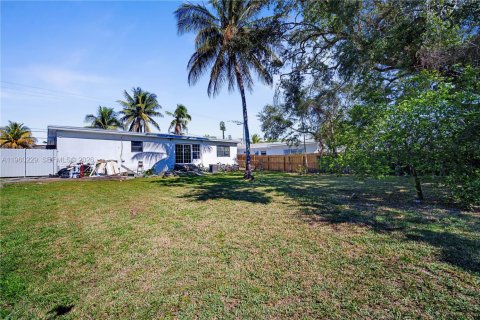 Villa ou maison à louer à Miami, Floride: 2 chambres, 116.22 m2 № 2024758 - photo 21