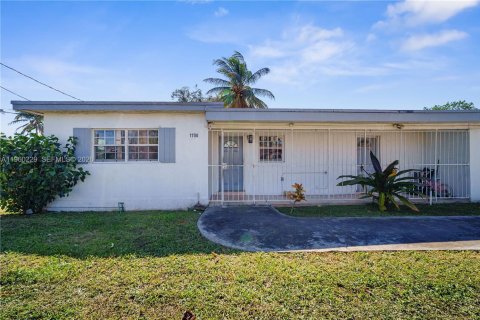 Villa ou maison à louer à Miami, Floride: 2 chambres, 116.22 m2 № 2024758 - photo 4