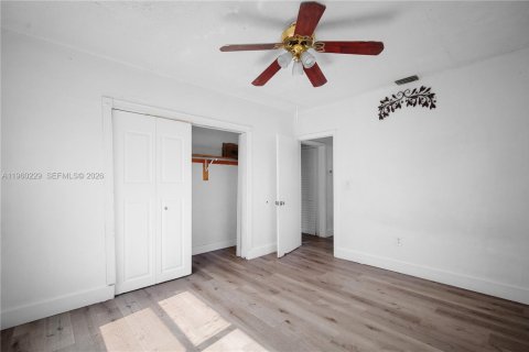 Villa ou maison à louer à Miami, Floride: 2 chambres, 116.22 m2 № 2024758 - photo 19