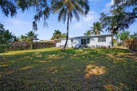 Villa ou maison à louer à Miami, Floride: 2 chambres, 116.22 m2 № 2024758 - photo 20