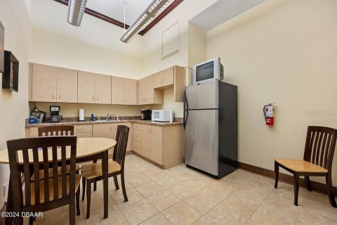 Commercial property in Ormond Beach, Florida 354.14 sq.m. № 1598758 - photo 19