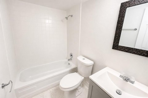 Condo in Orlando, Florida, 3 bedrooms № 2120303 - photo 9
