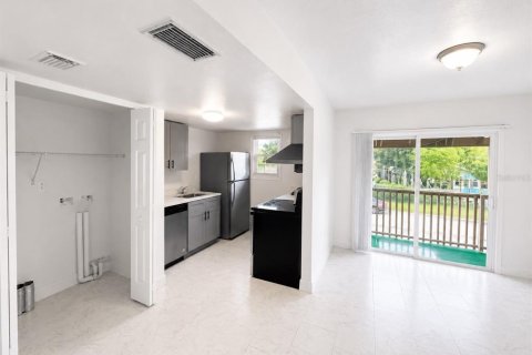 Condo in Orlando, Florida, 3 bedrooms № 2120303 - photo 4