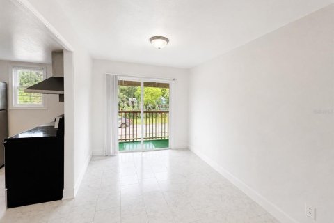 Condo in Orlando, Florida, 3 bedrooms № 2120303 - photo 3