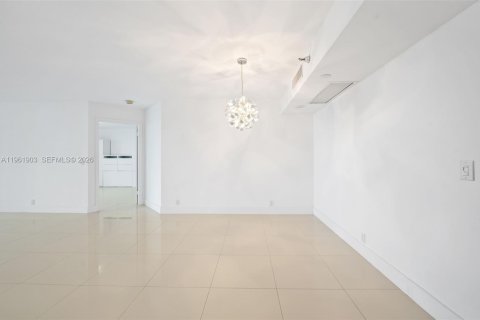 Copropriété à louer à Aventura, Floride: 2 chambres, 125.7 m2 № 2024679 - photo 6