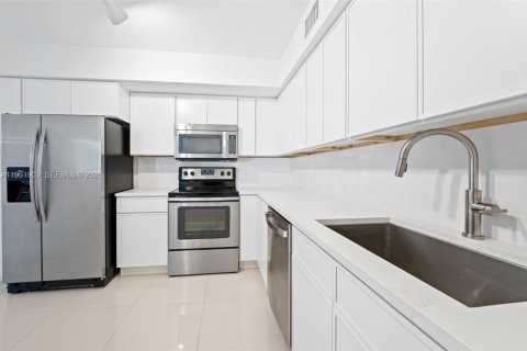 Copropriété à louer à Aventura, Floride: 2 chambres, 125.7 m2 № 2024679 - photo 13