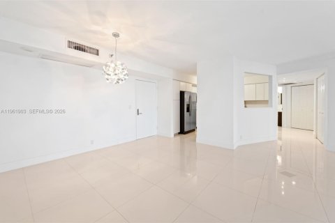 Copropriété à louer à Aventura, Floride: 2 chambres, 125.7 m2 № 2024679 - photo 4