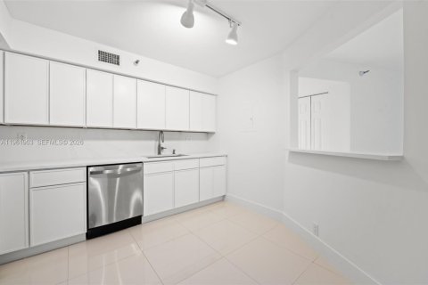 Copropriété à louer à Aventura, Floride: 2 chambres, 125.7 m2 № 2024679 - photo 11