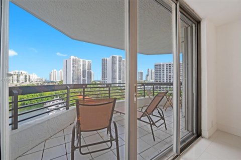Copropriété à louer à Aventura, Floride: 2 chambres, 125.7 m2 № 2024679 - photo 8