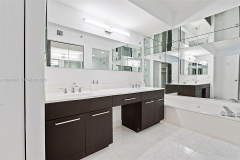 Copropriété à louer à Aventura, Floride: 2 chambres, 125.7 m2 № 2024679 - photo 22