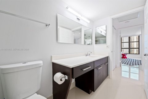 Copropriété à louer à Aventura, Floride: 2 chambres, 125.7 m2 № 2024679 - photo 17