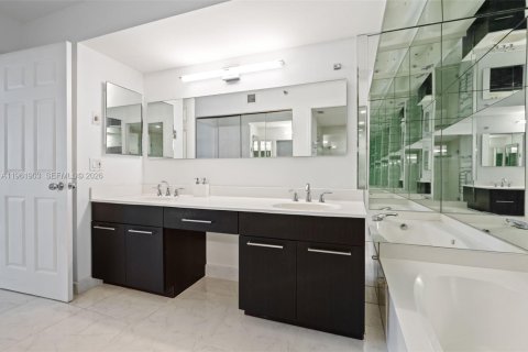 Copropriété à louer à Aventura, Floride: 2 chambres, 125.7 m2 № 2024679 - photo 21