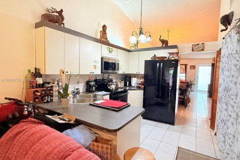 Купить виллу или дом в Хайалиа, Флорида 3 спальни, 118.36м2, № 2254010 - фото 6