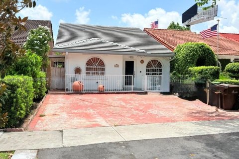 Купить виллу или дом в Хайалиа, Флорида 3 спальни, 118.36м2, № 2254010 - фото 2