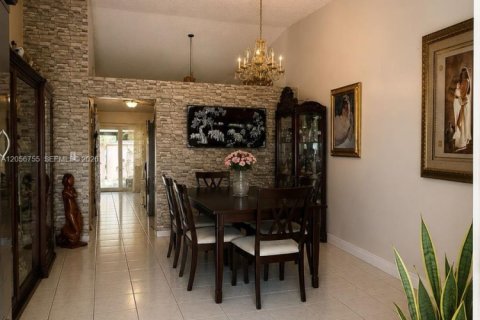 Купить виллу или дом в Хайалиа, Флорида 3 спальни, 118.36м2, № 2254010 - фото 3