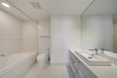 Купить кондоминиум в Майами, Флорида 1 спальня, 63.55м2, № 2090819 - фото 11