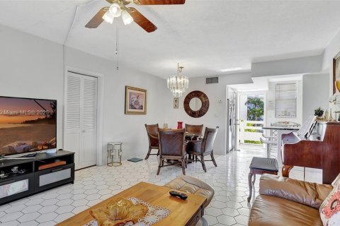 Condominio en venta en Aventura, Florida, 2 dormitorios, 100.61 m2 № 1872031 - foto 15