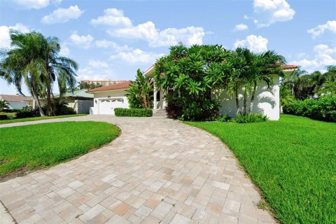 Villa ou maison à vendre à Saint Petersburg, Floride: 4 chambres, 271.55 m2 № 2431812 - photo 6
