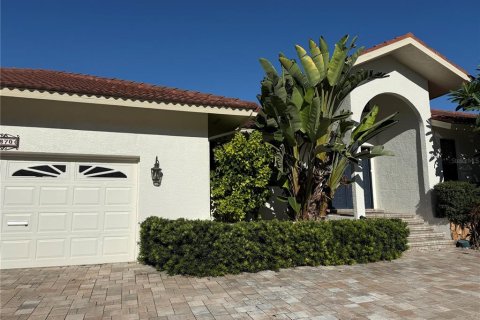 Villa ou maison à vendre à Saint Petersburg, Floride: 4 chambres, 271.55 m2 № 2431812 - photo 3