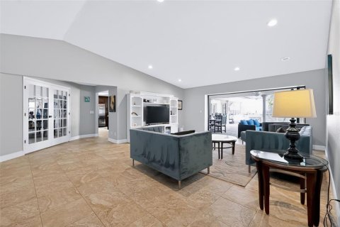 Villa ou maison à vendre à Saint Petersburg, Floride: 4 chambres, 271.55 m2 № 2431812 - photo 13