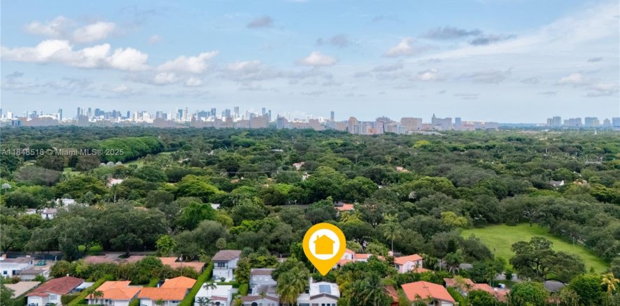House in Coral Gables, Florida 4 bedrooms, 189.61 sq.m. № 1848968