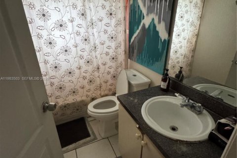 House in Florida City, Florida 4 bedrooms, 129.6 sq.m. № 2045616 - photo 7