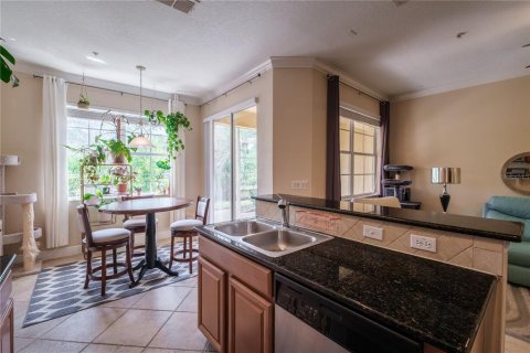 Townhouse in Four Corners, Florida 3 bedrooms, 156.63 sq.m. № 2116223 - photo 7