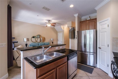 Townhouse in Four Corners, Florida 3 bedrooms, 156.63 sq.m. № 2116223 - photo 8