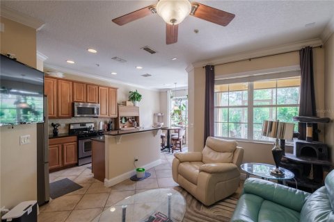 Townhouse in Four Corners, Florida 3 bedrooms, 156.63 sq.m. № 2116223 - photo 3