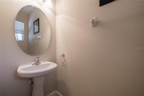 Townhouse in Four Corners, Florida 3 bedrooms, 156.63 sq.m. № 2116223 - photo 16