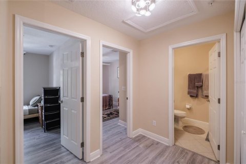 Townhouse in Four Corners, Florida 3 bedrooms, 156.63 sq.m. № 2116223 - photo 26