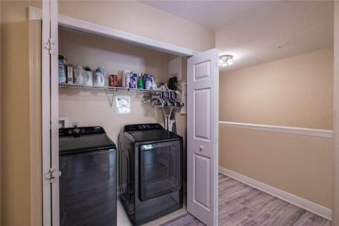 Townhouse in Four Corners, Florida 3 bedrooms, 156.63 sq.m. № 2116223 - photo 25