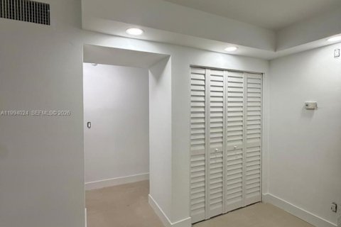 Снять в аренду кондоминиум в Помпано-Бич, Флорида 2 спальни, 87.24м2, № 2055689 - фото 7