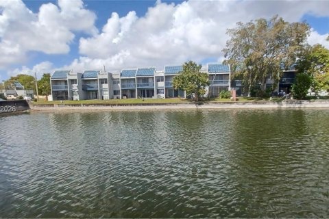 Condominio en venta en Lauderhill, Florida, 3 dormitorios, 195.09 m2 № 2044117 - foto 4