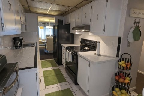 Condominio en venta en Lauderhill, Florida, 3 dormitorios, 195.09 m2 № 2044117 - foto 11