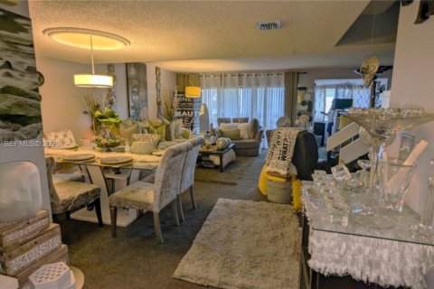 Condominio en venta en Lauderhill, Florida, 3 dormitorios, 195.09 m2 № 2044117 - foto 8