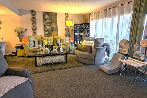 Condominio en venta en Lauderhill, Florida, 3 dormitorios, 195.09 m2 № 2044117 - foto 7