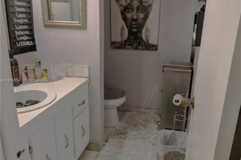 Condominio en venta en Lauderhill, Florida, 3 dormitorios, 195.09 m2 № 2044117 - foto 13