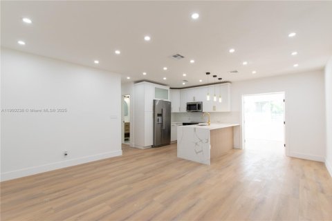 Villa ou maison à vendre à North Lauderdale, Floride: 4 chambres, 105.17 m2 № 1953807 - photo 5