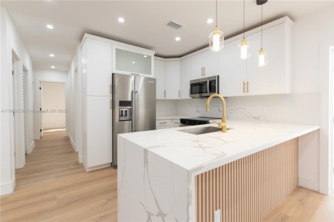 Villa ou maison à vendre à North Lauderdale, Floride: 4 chambres, 105.17 m2 № 1953807 - photo 9