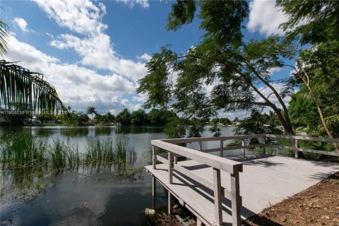 Villa ou maison à vendre à North Lauderdale, Floride: 4 chambres, 105.17 m2 № 1953807 - photo 3